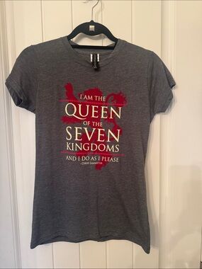 Dark Gray 'Queen of the Seven Kingdoms' Graphic Tee